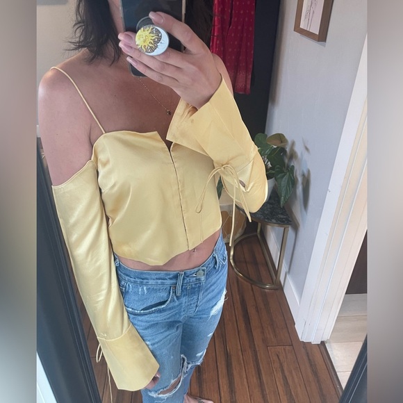 stolen hearts Tops - NWT Yellow Off-Shoulder Women's corset Top size M